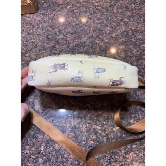 Star Wars Mandalorian Cream Crossbody with Brown Adjustable Strap 8x6 - Picture 2 of 11